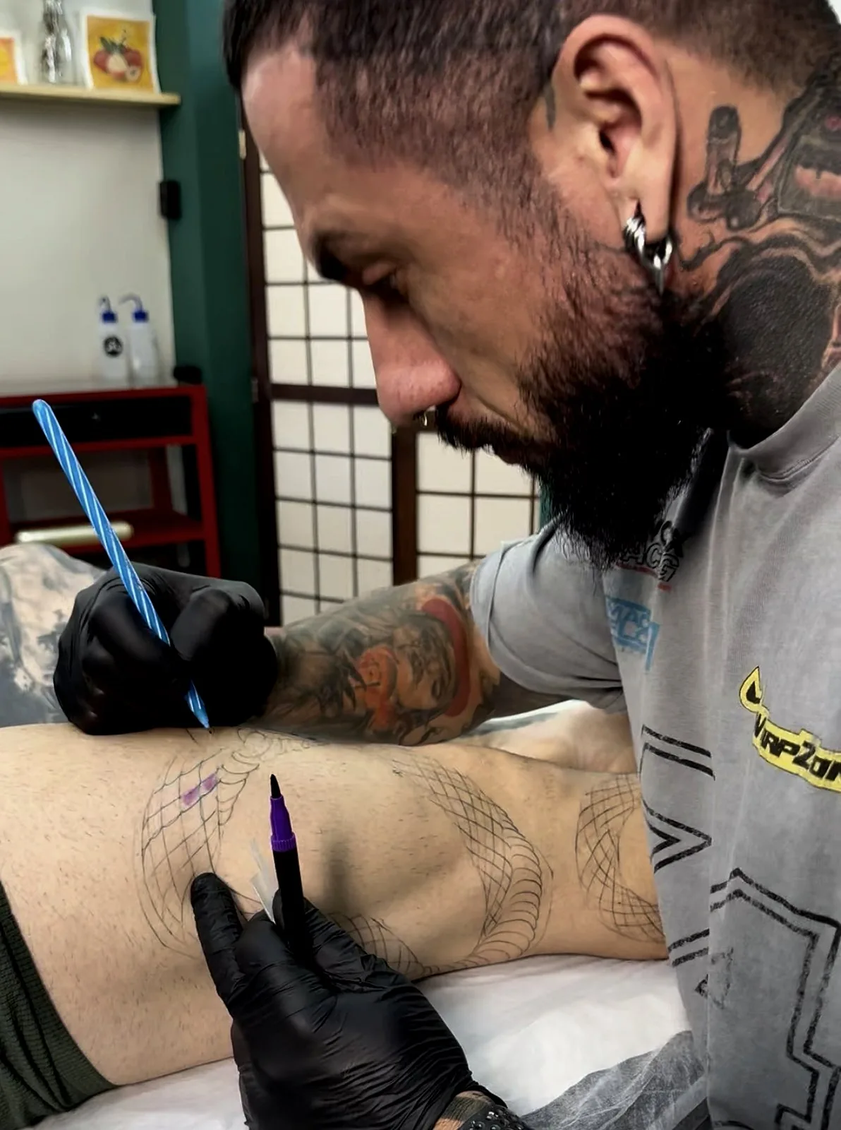 Stencil na pele — Feliphe Veiga